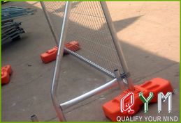 Temporary pool fence panel