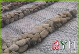 Hexagonal flood barrier gabion box