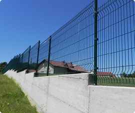 QYM-Welded Mesh Fence