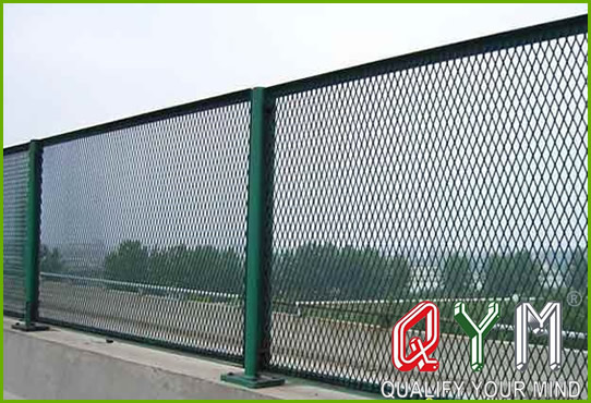 Welded bridge fencing