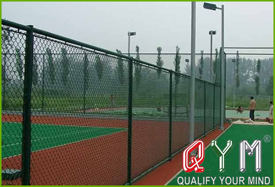 Tennis court fence