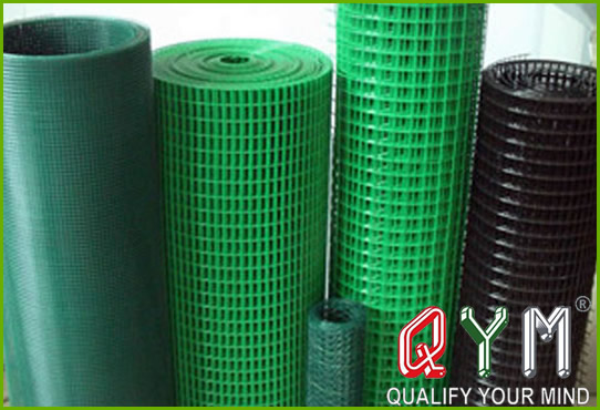 Welded wire mesh roll