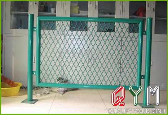 Diamond frame fence