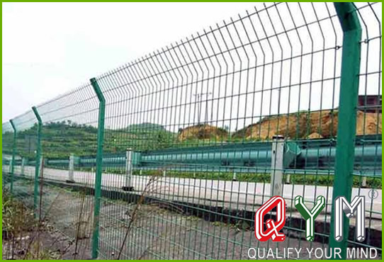 Highway anti-collision fence