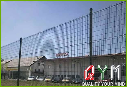 Welded triangular fence