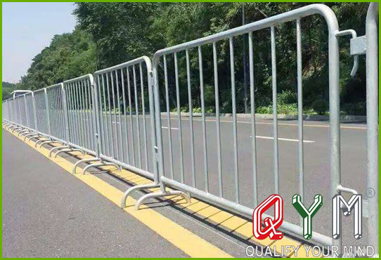 Traffic security barrier