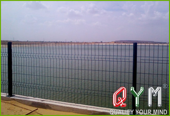 3d welded curved panel fence