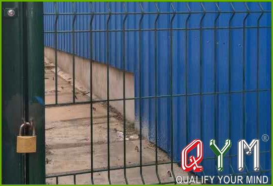 Welded mesh fence panel